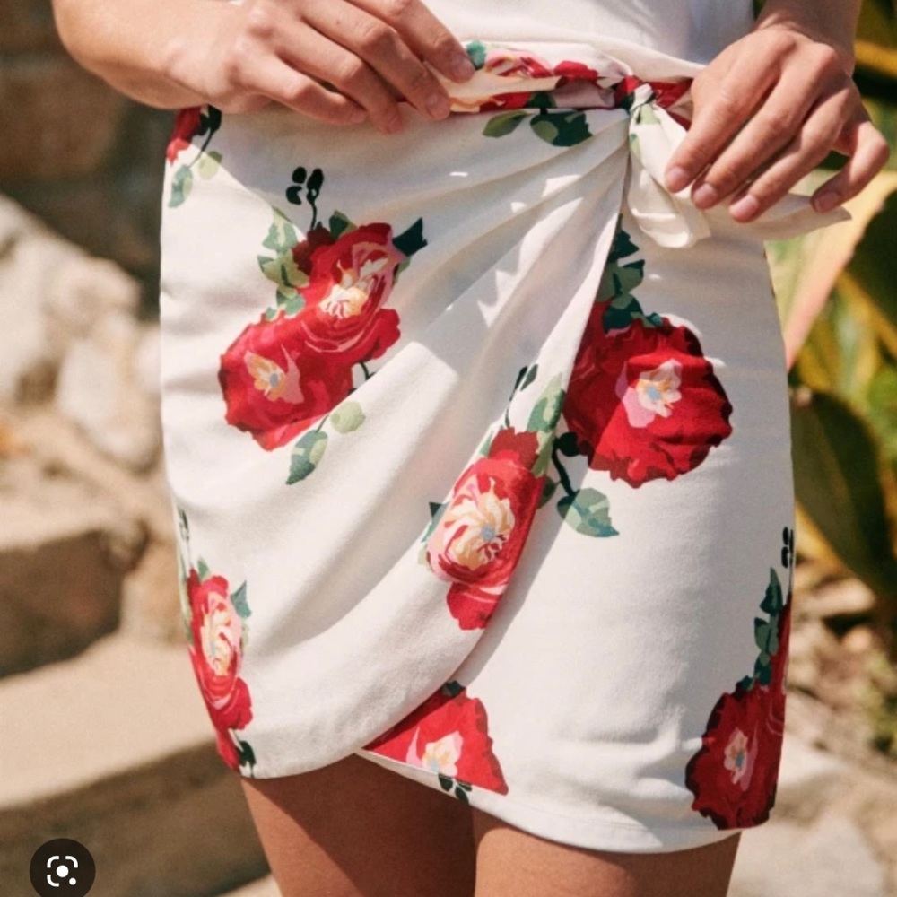 Sezane peony floral skirt size 36 4